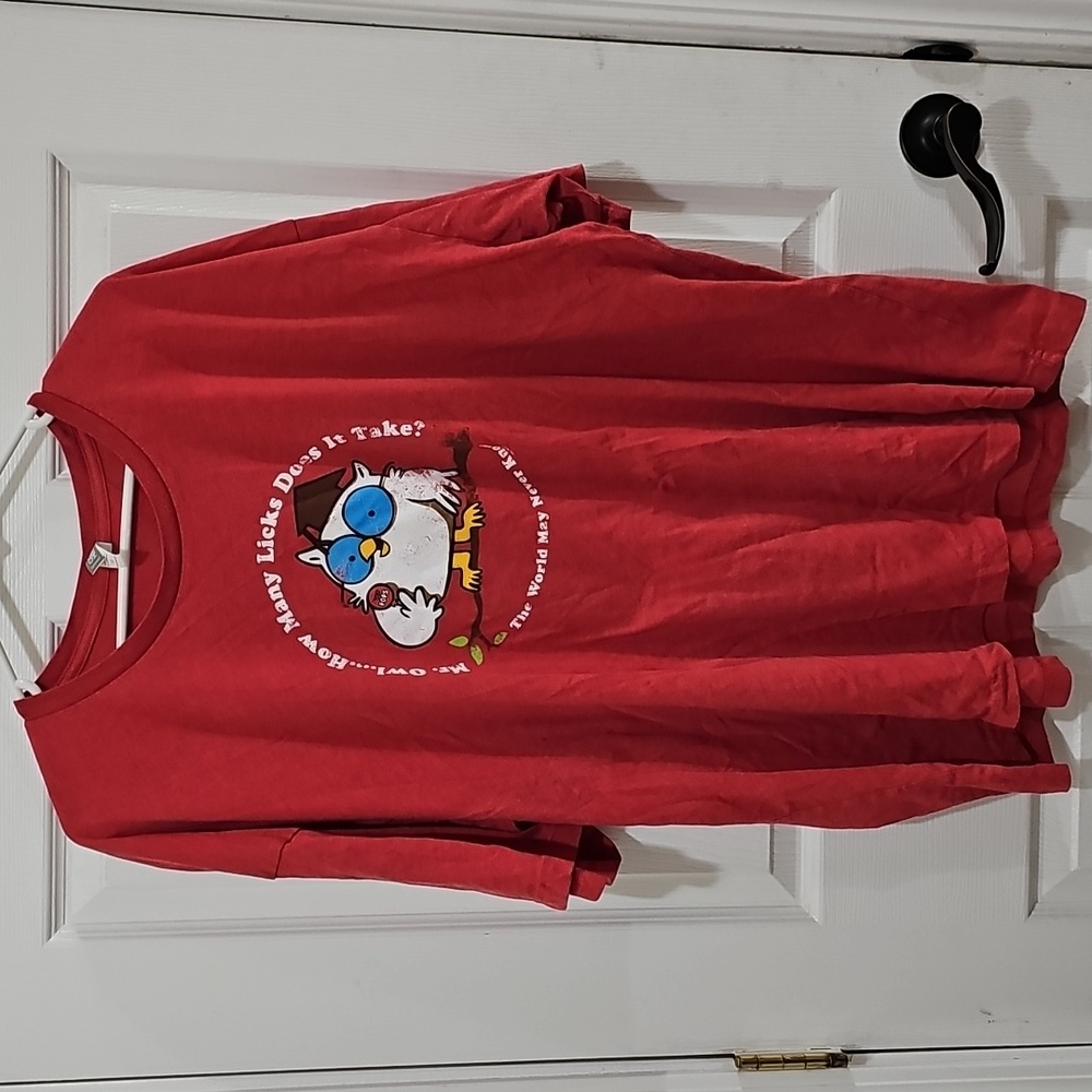 Red Mr. Owl Tootsie Roll Graphic Unisex T-Shirt - Picture 2 of 9